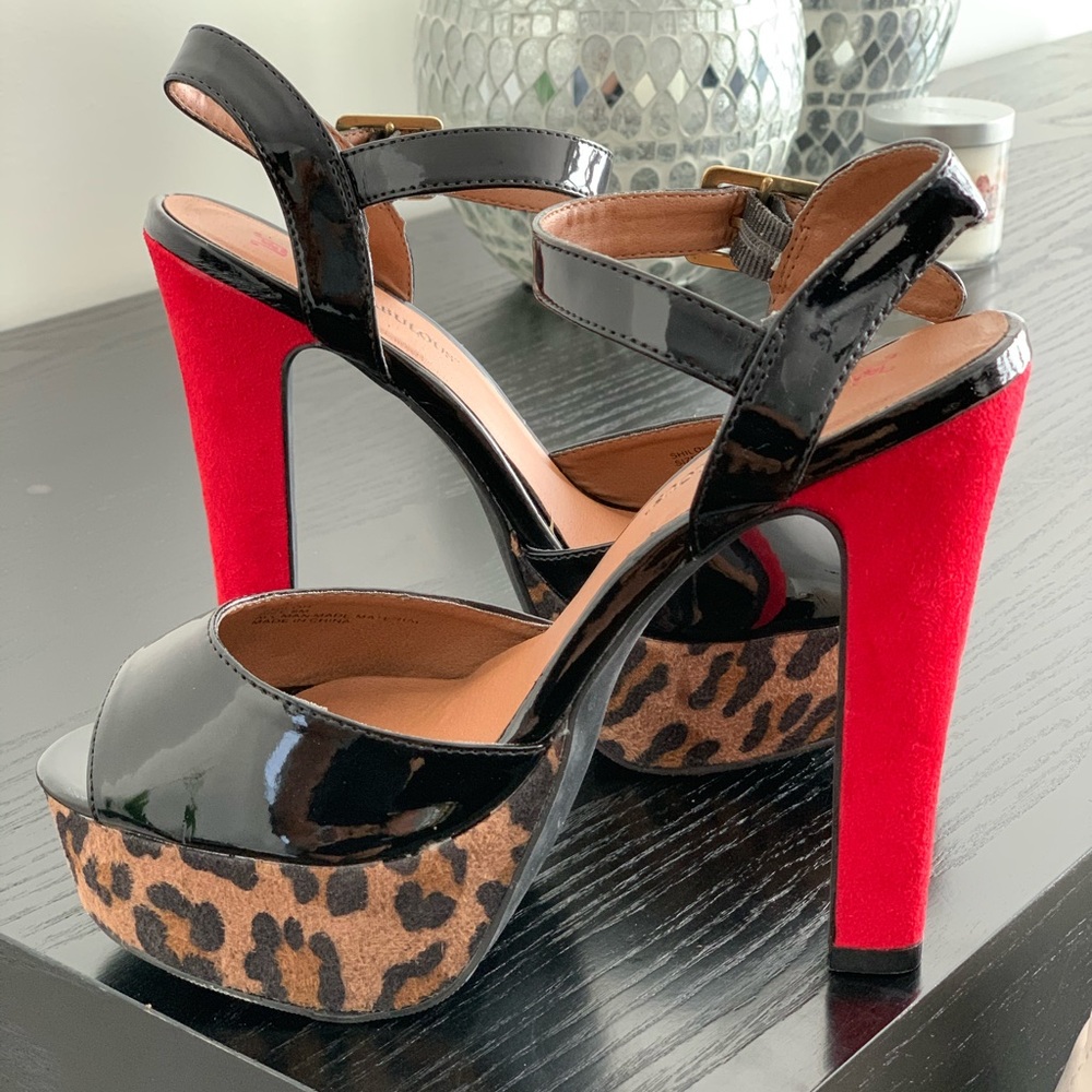 *DONATED* Shiloh Platform Red & Leopard Sandals - Picture 2 of 7